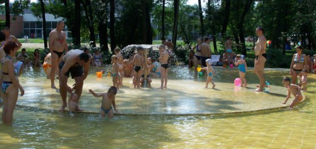 Szabadtéri kacsa és gomba medence zárva tartása